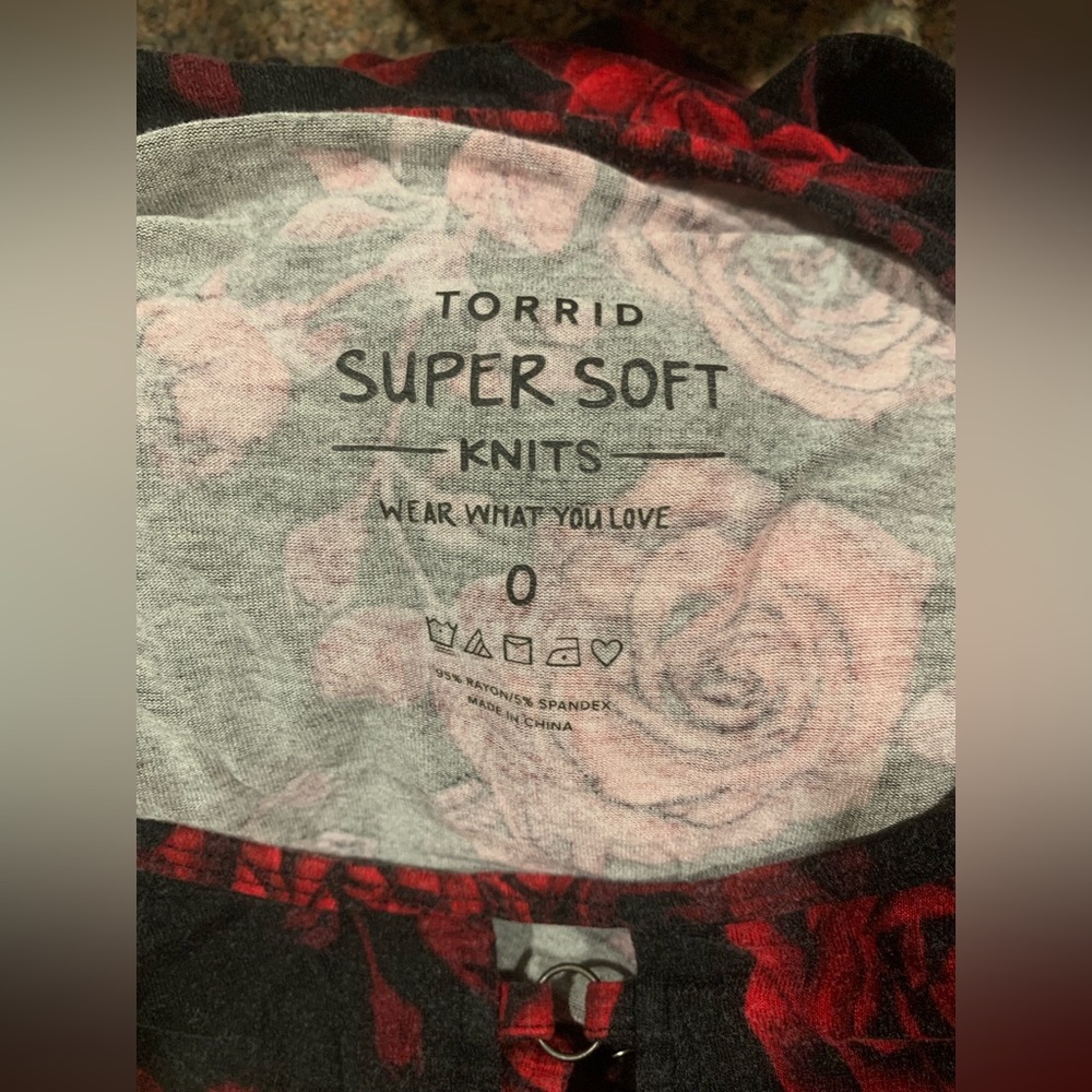 Torrid Top Size 0 - Picture 8 of 8